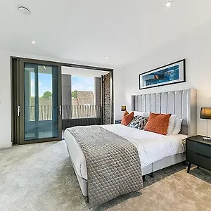 The Gatsby Luxury Apartment